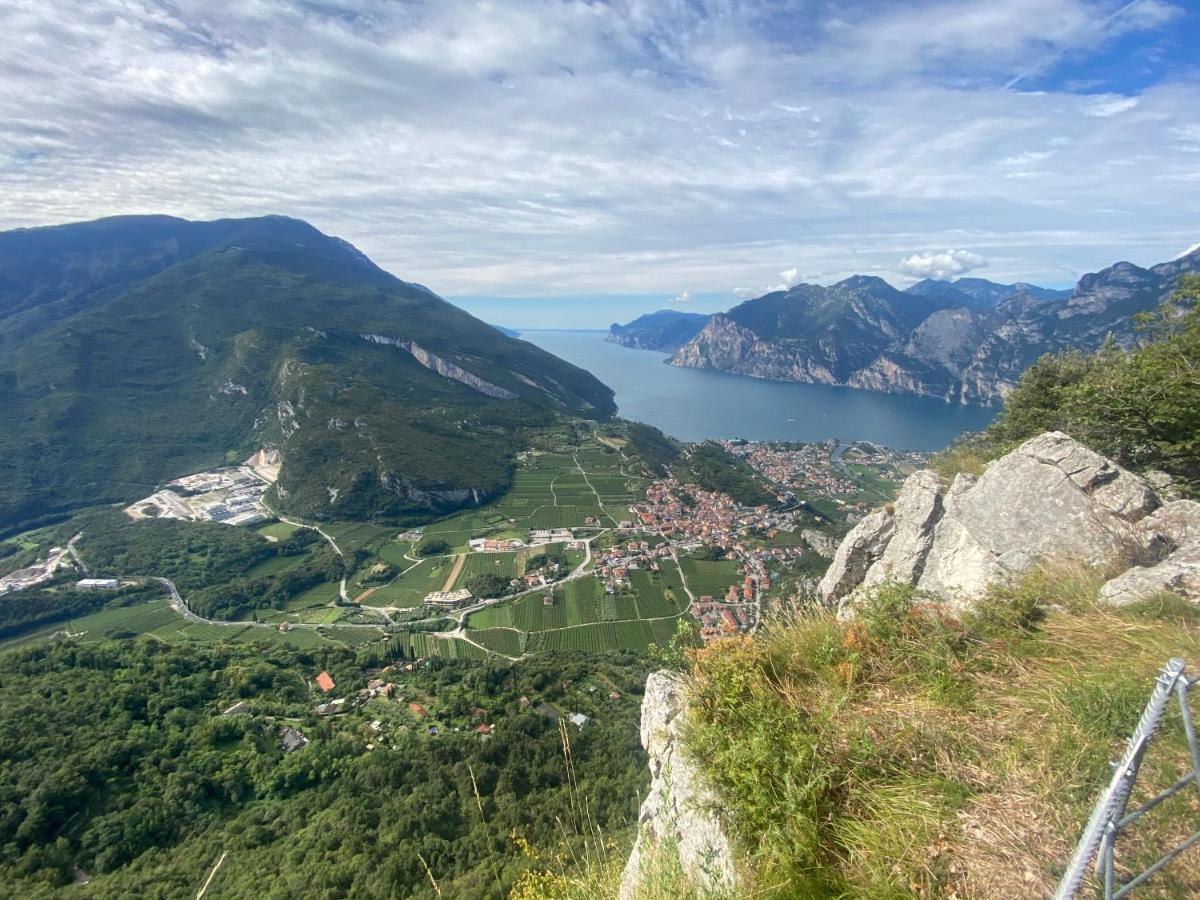 Garda Baldo Apartments_Vivaldi Torbole Sul Garda Eksteriør bilde