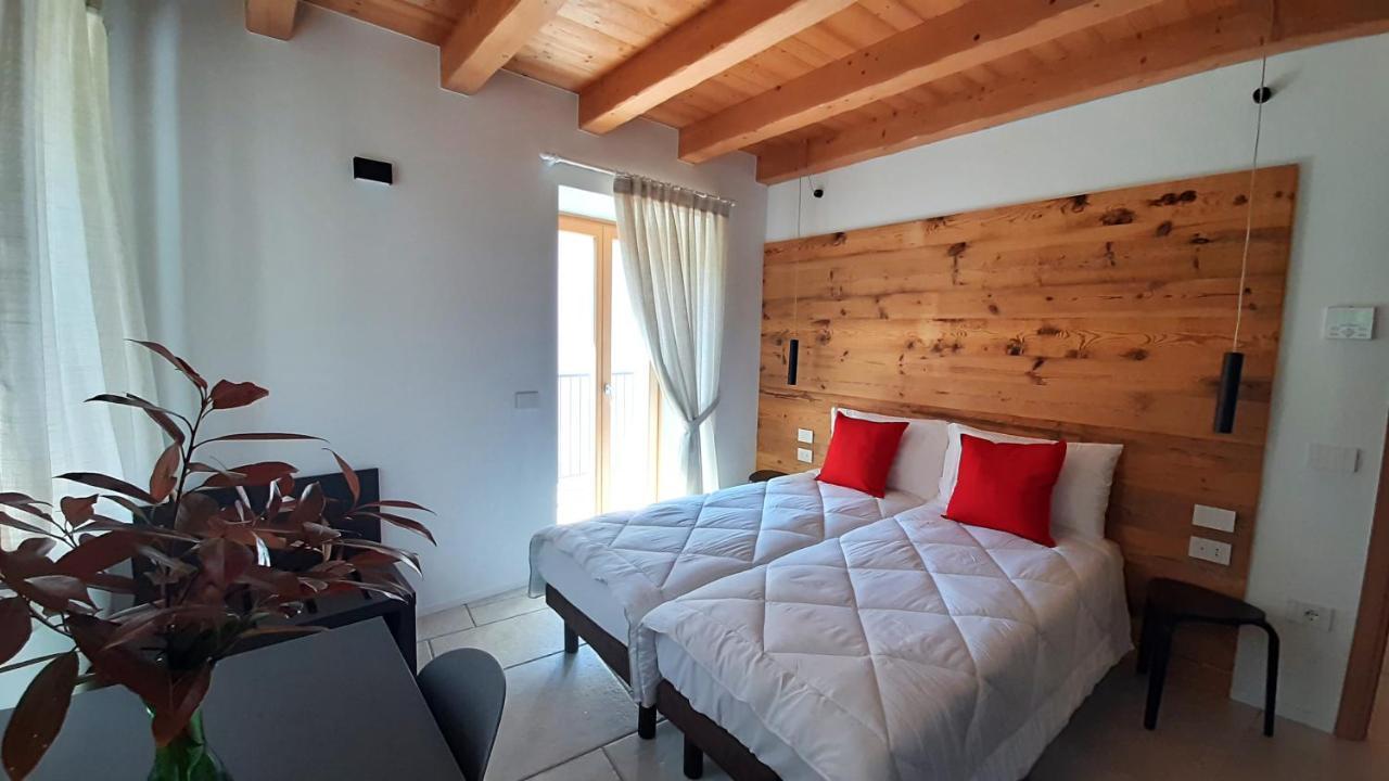 Garda Baldo Apartments_Vivaldi Torbole Sul Garda Eksteriør bilde