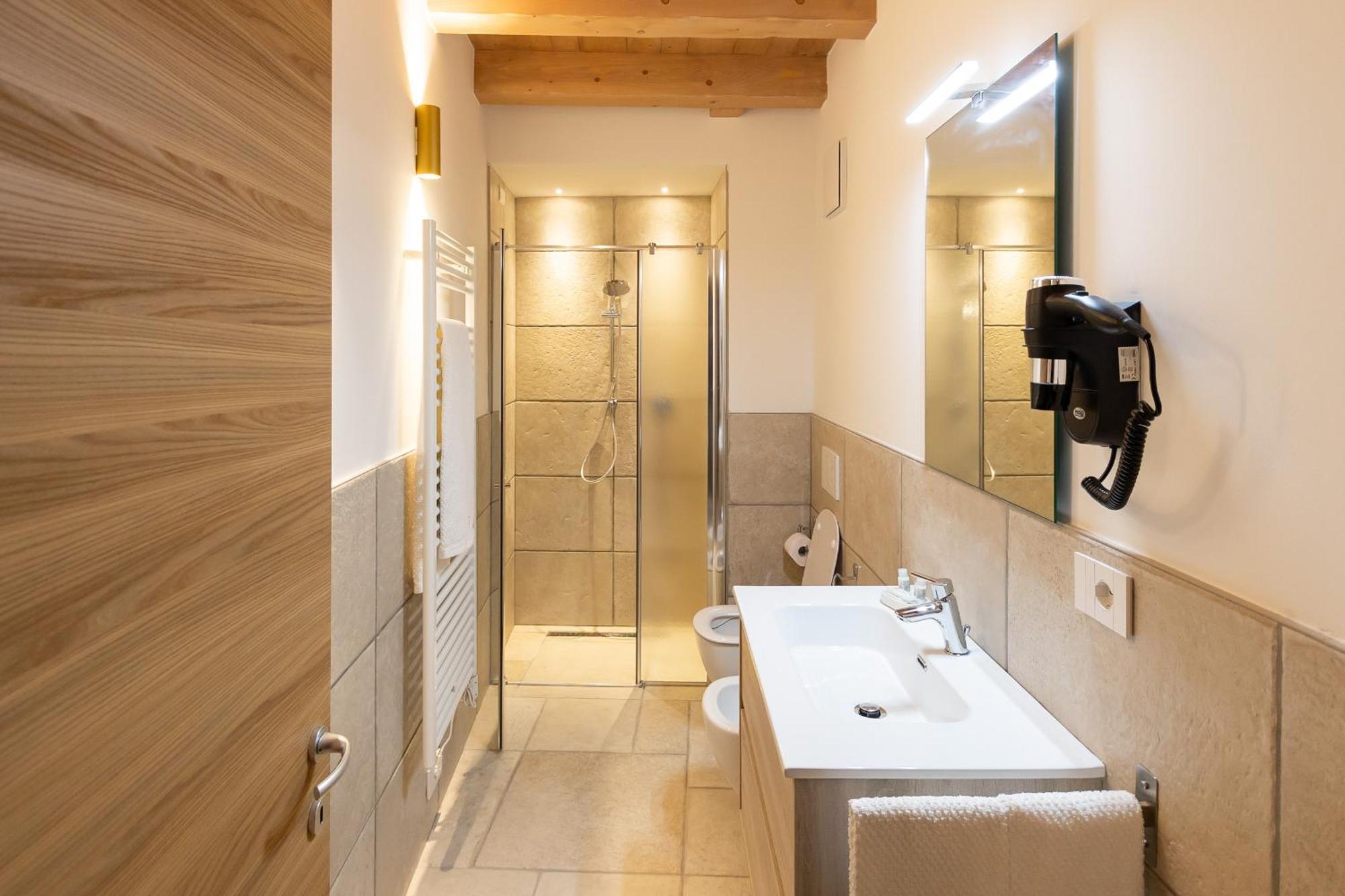 Garda Baldo Apartments_Vivaldi Torbole Sul Garda Eksteriør bilde