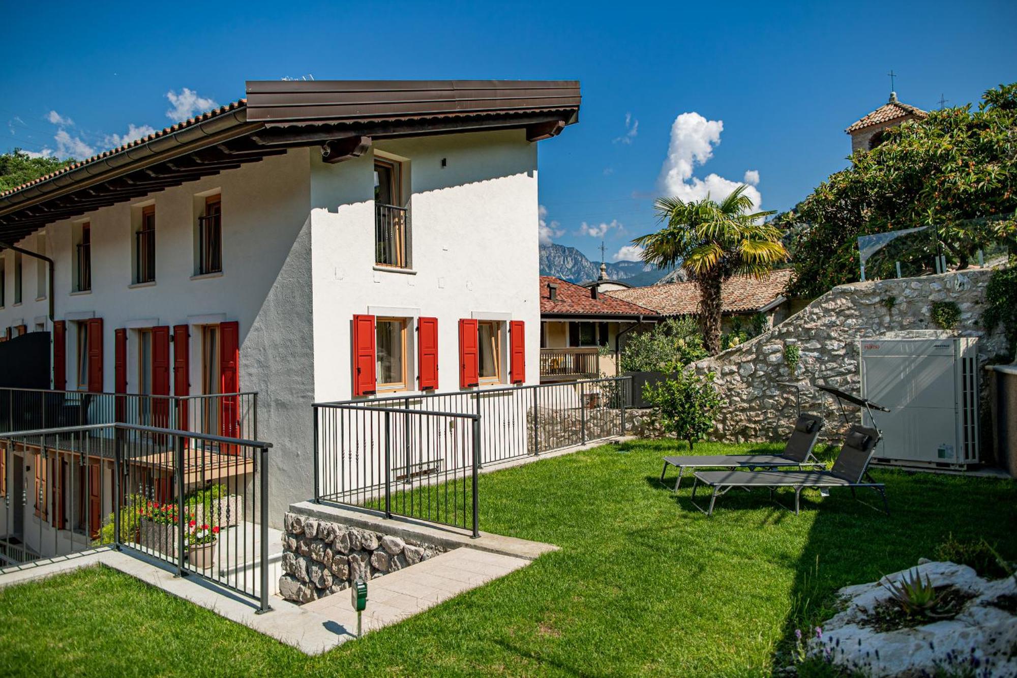 Garda Baldo Apartments_Vivaldi Torbole Sul Garda Eksteriør bilde