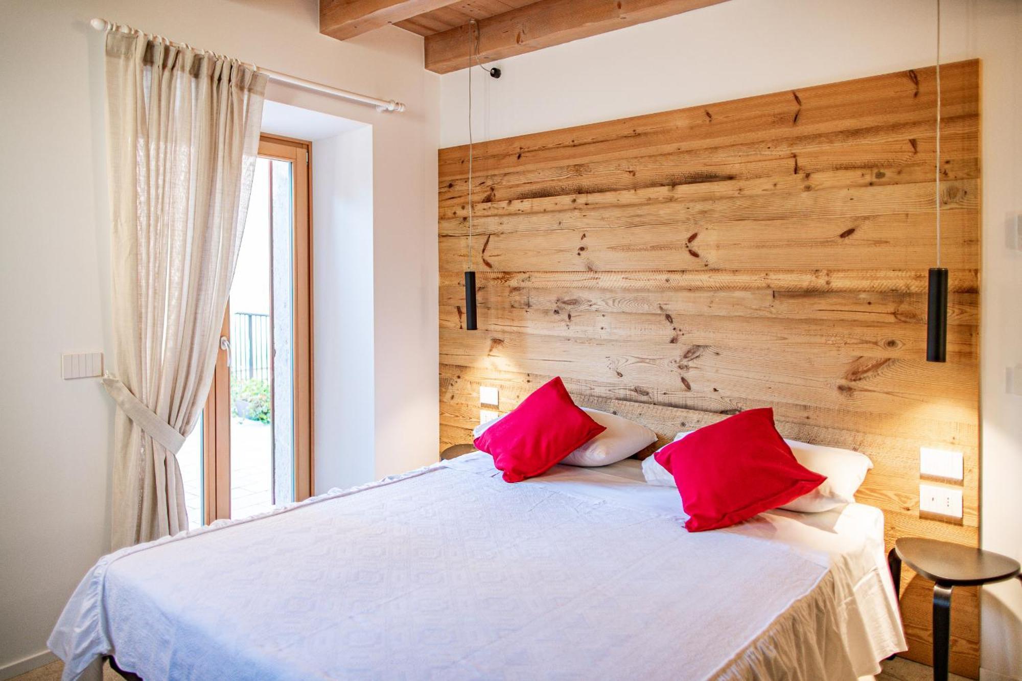 Garda Baldo Apartments_Vivaldi Torbole Sul Garda Eksteriør bilde